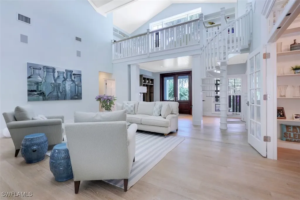 154 4th Avenue N Naples FL 34102