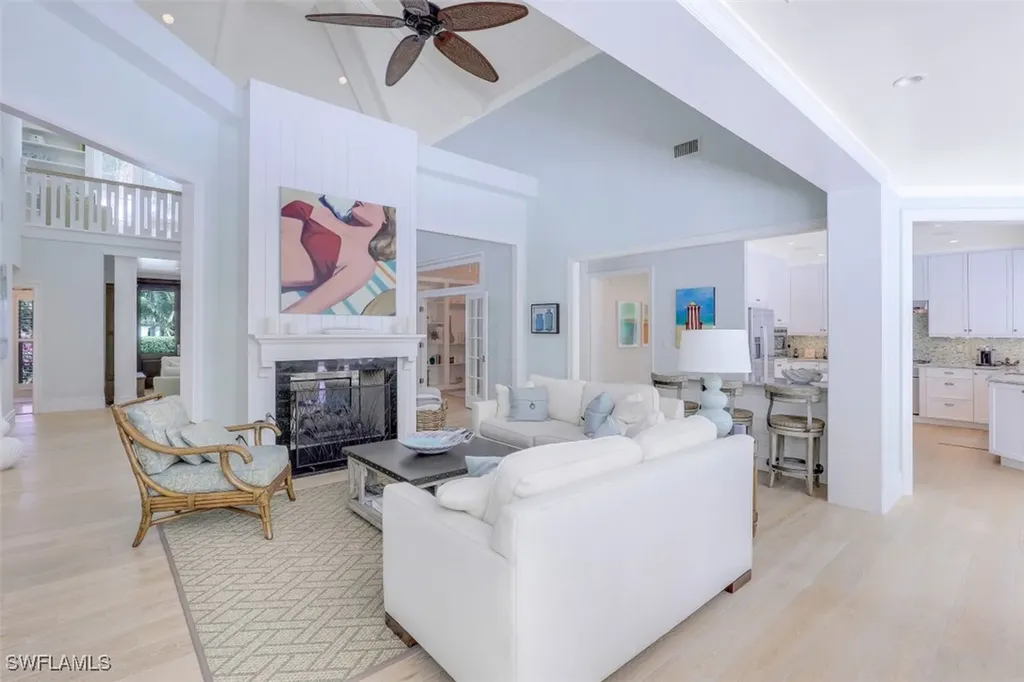 154 4th Avenue N Naples FL 34102