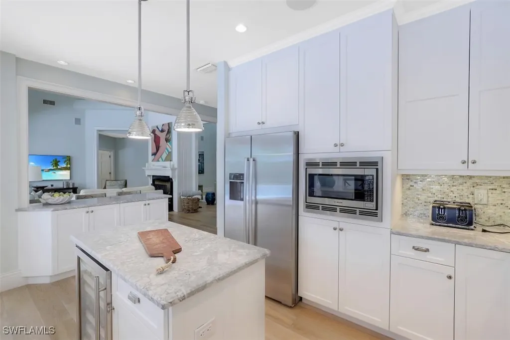 154 4th Avenue N Naples FL 34102