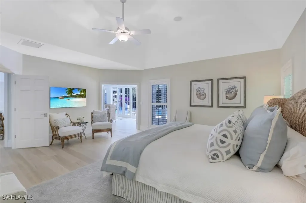 154 4th Avenue N Naples FL 34102