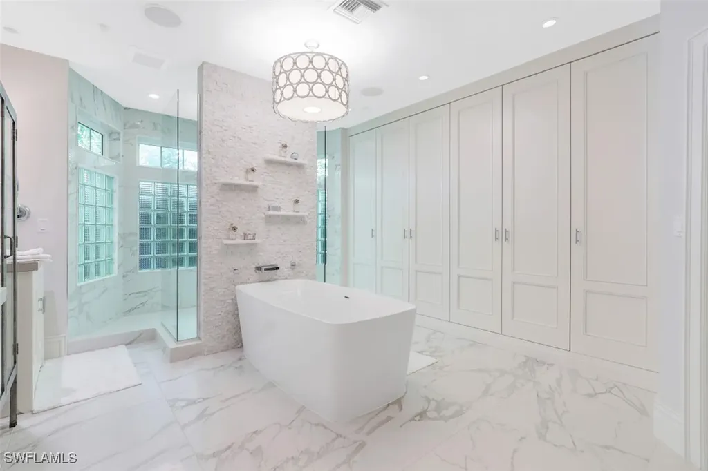 154 4th Avenue N Naples FL 34102