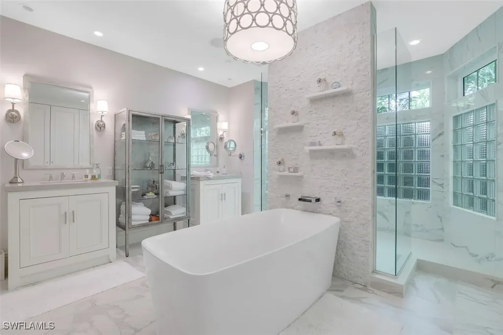 154 4th Avenue N Naples FL 34102