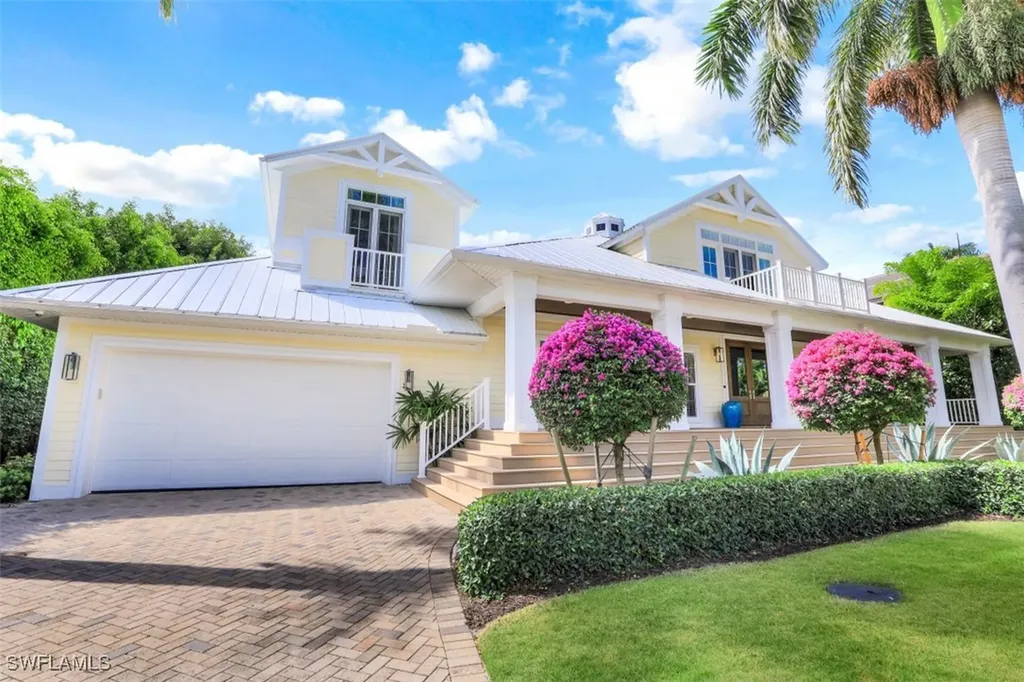 154 4th Avenue N Naples FL 34102