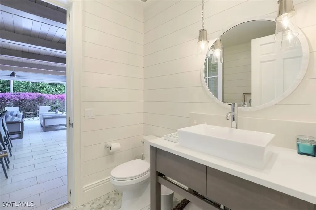 154 4th Avenue N Naples FL 34102