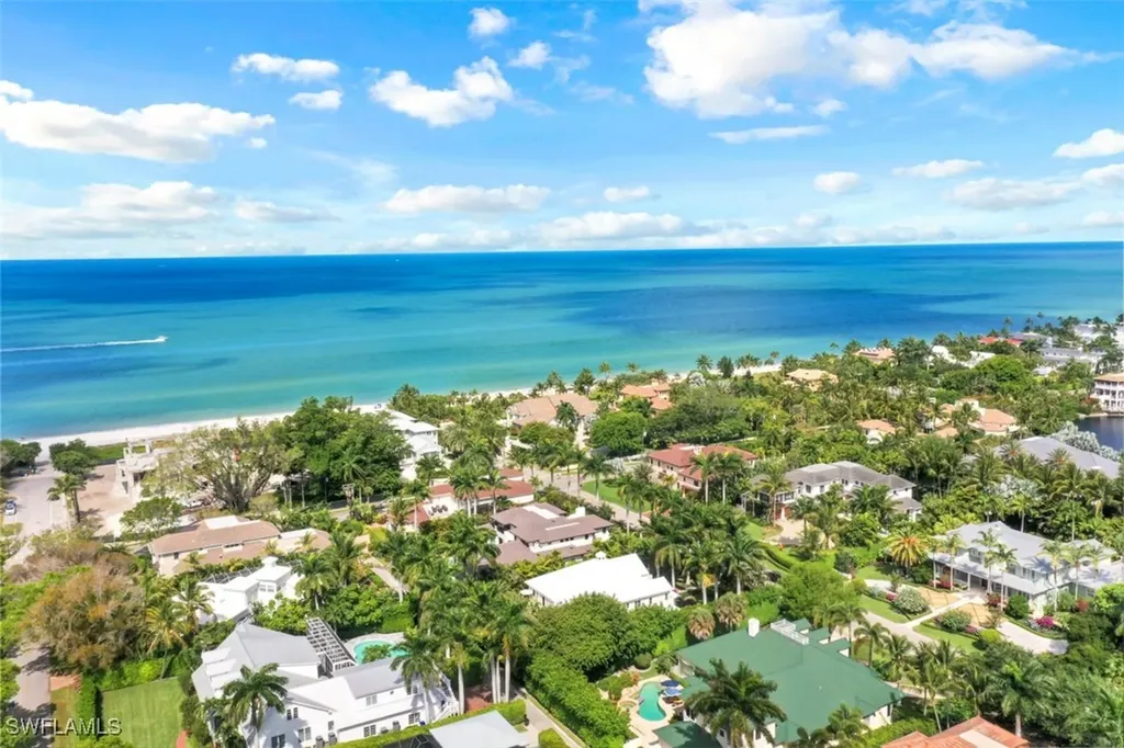 154 4th Avenue N Naples FL 34102
