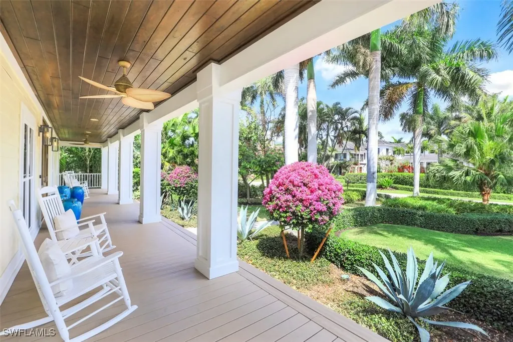 154 4th Avenue N Naples FL 34102