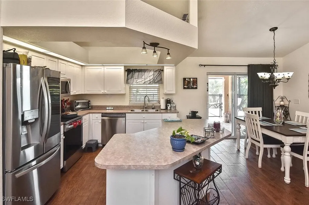 425 NW 20th Place Cape Coral FL 33993