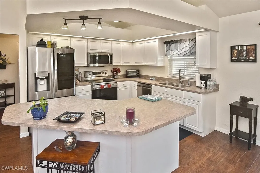 425 NW 20th Place Cape Coral FL 33993
