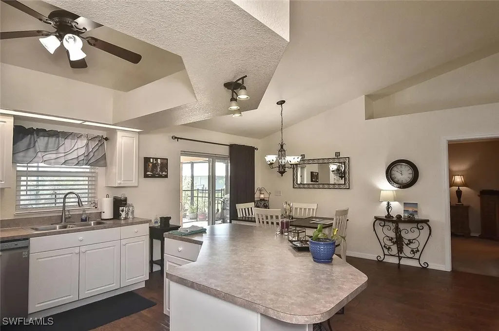 425 NW 20th Place Cape Coral FL 33993