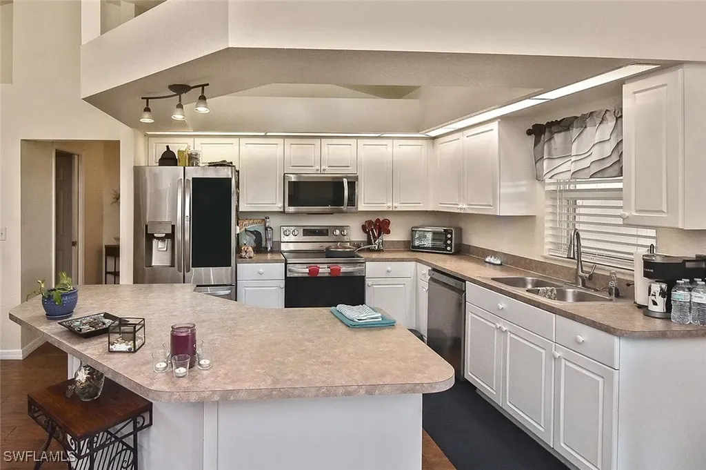 425 NW 20th Place Cape Coral FL 33993