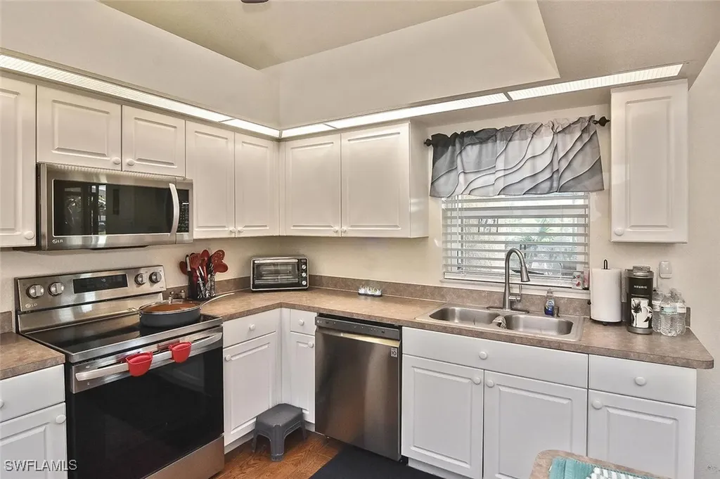 425 NW 20th Place Cape Coral FL 33993