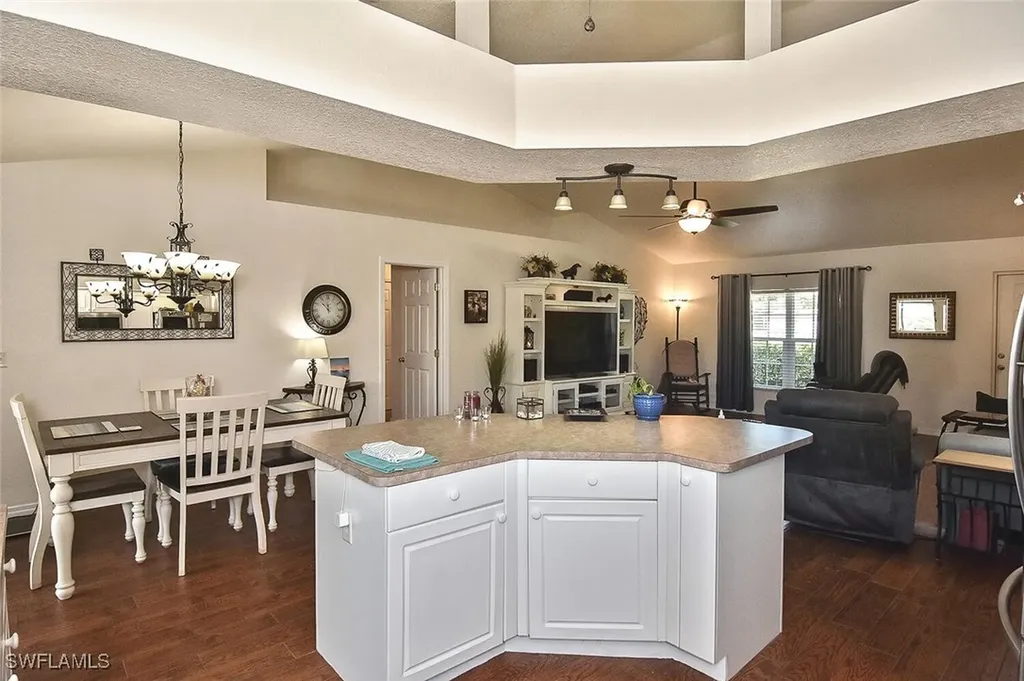 425 NW 20th Place Cape Coral FL 33993