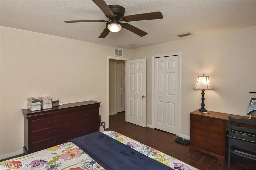 425 NW 20th Place Cape Coral FL 33993