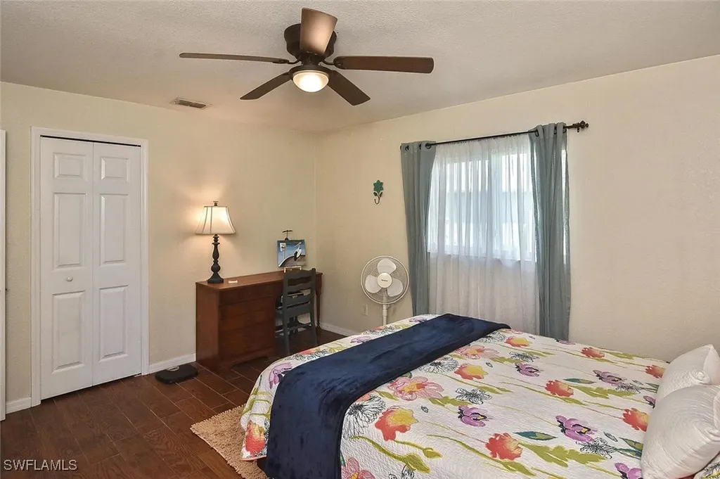 425 NW 20th Place Cape Coral FL 33993