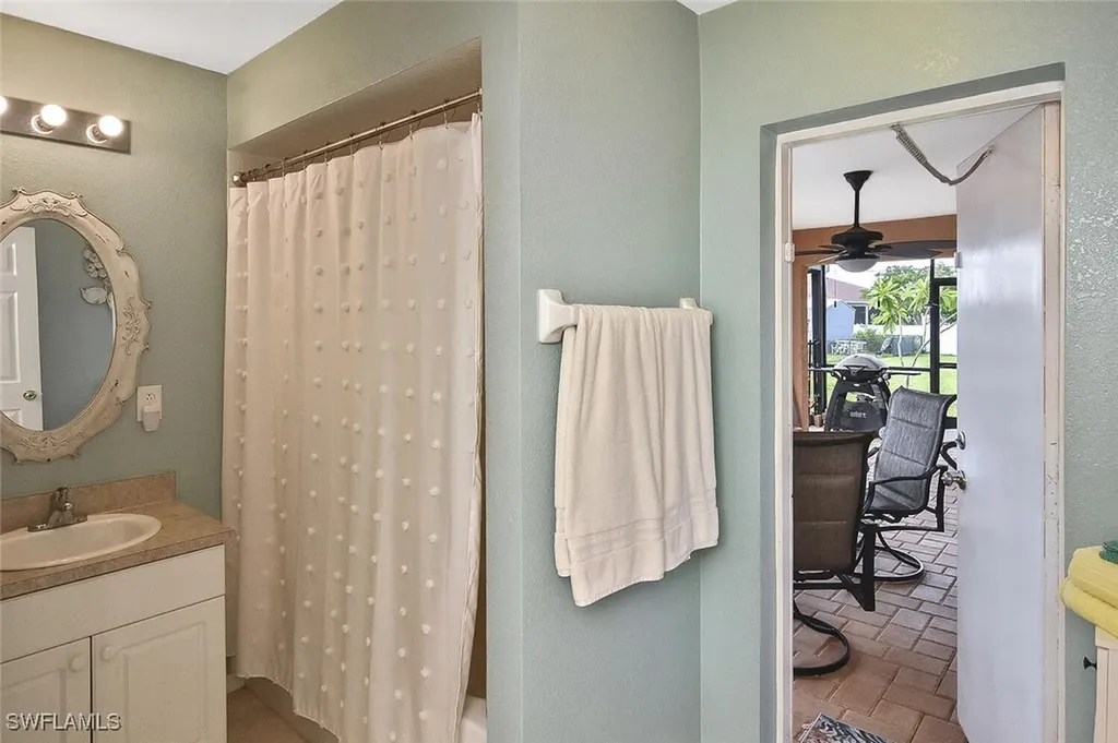 425 NW 20th Place Cape Coral FL 33993