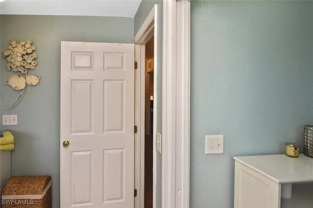 425 NW 20th Place Cape Coral FL 33993
