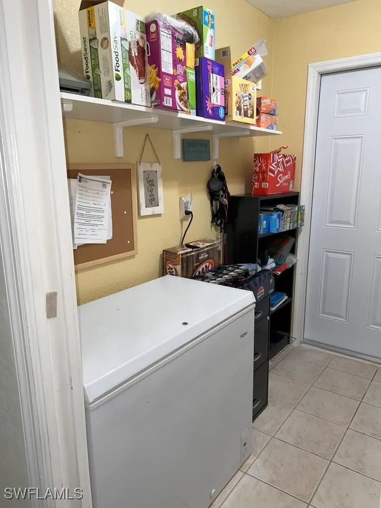 425 NW 20th Place Cape Coral FL 33993