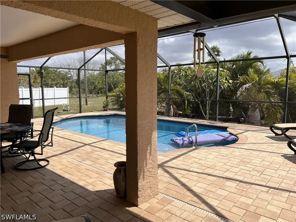 425 NW 20th Place Cape Coral FL 33993