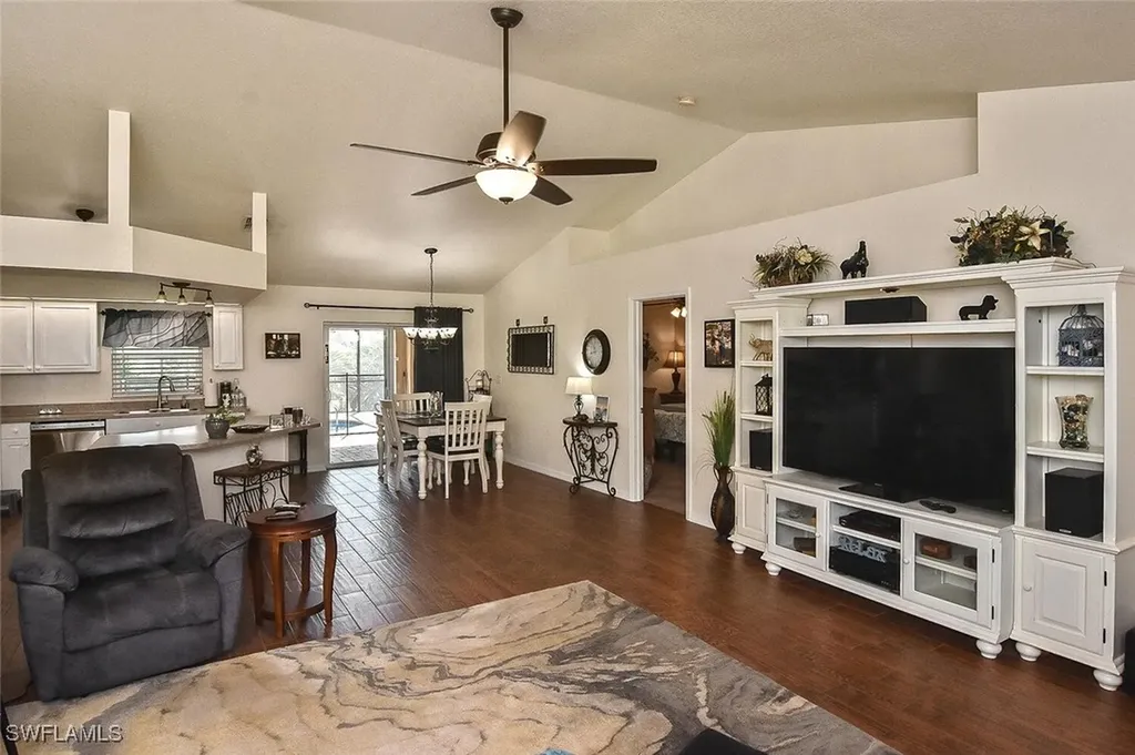 425 NW 20th Place Cape Coral FL 33993
