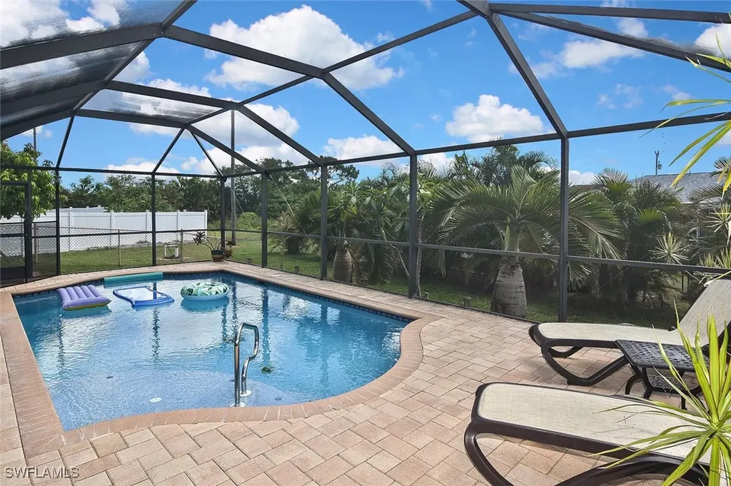 425 NW 20th Place Cape Coral FL 33993