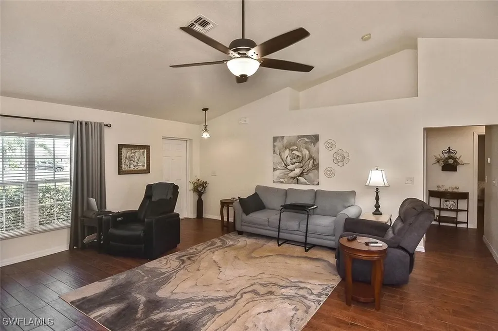 425 NW 20th Place Cape Coral FL 33993