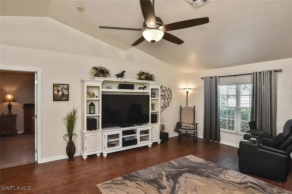 425 NW 20th Place Cape Coral FL 33993