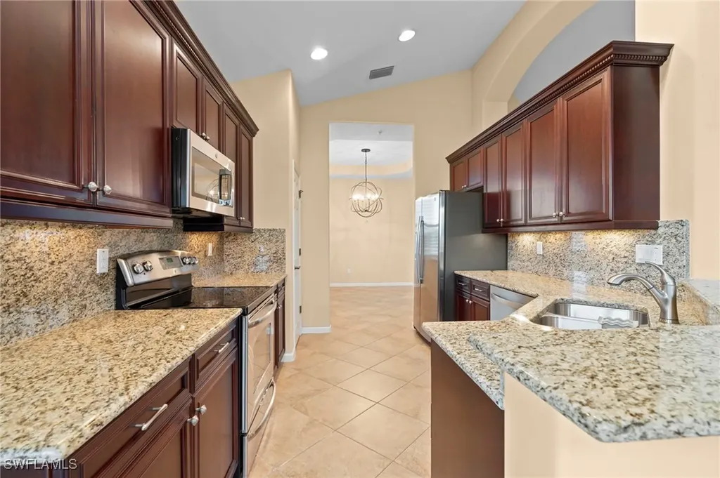 6689 Alden Woods Circle Naples FL 34113