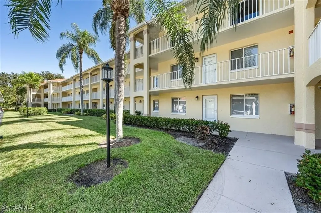 3655 Amberly Circle Naples FL 34112