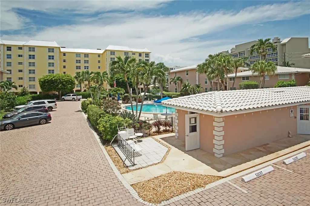 1910 Gulf Shore Boulevard N Naples FL 34102