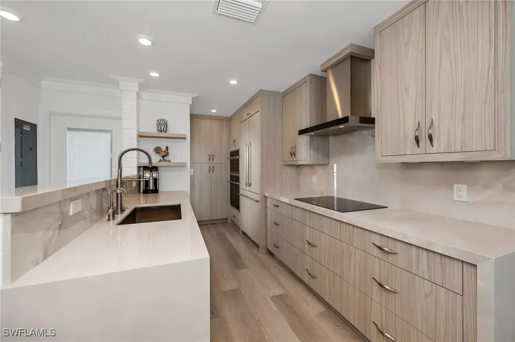 2121 Gulf Shore Boulevard N Naples FL 34102