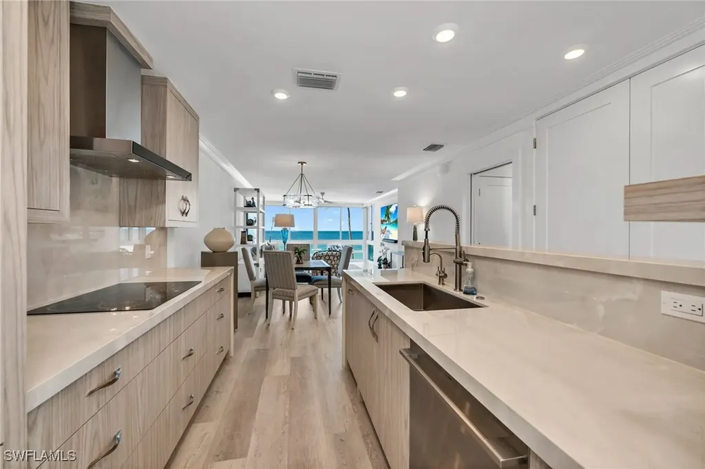 2121 Gulf Shore Boulevard N Naples FL 34102