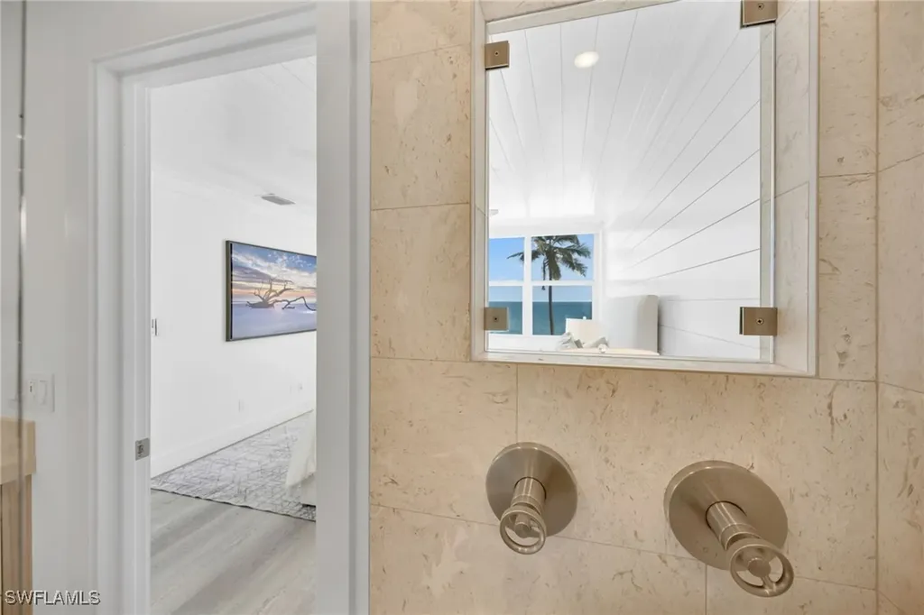 2121 Gulf Shore Boulevard N Naples FL 34102