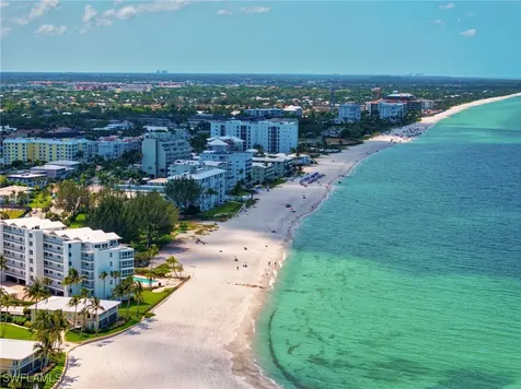 2121 Gulf Shore Boulevard N Naples FL 34102