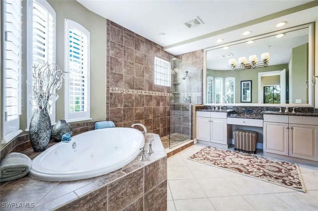 2826 Tiburon Boulevard E Naples FL 34109
