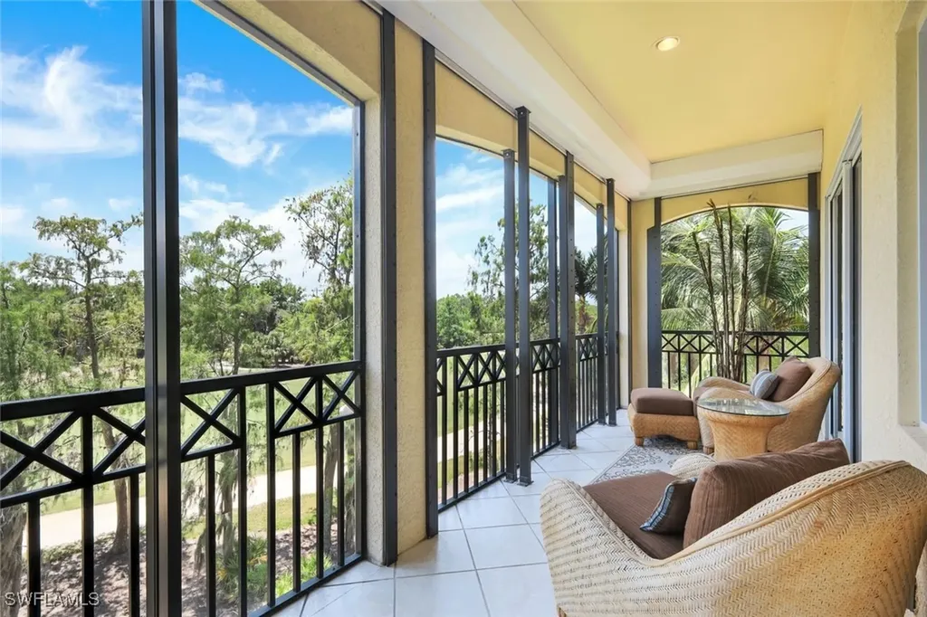 2826 Tiburon Boulevard E Naples FL 34109
