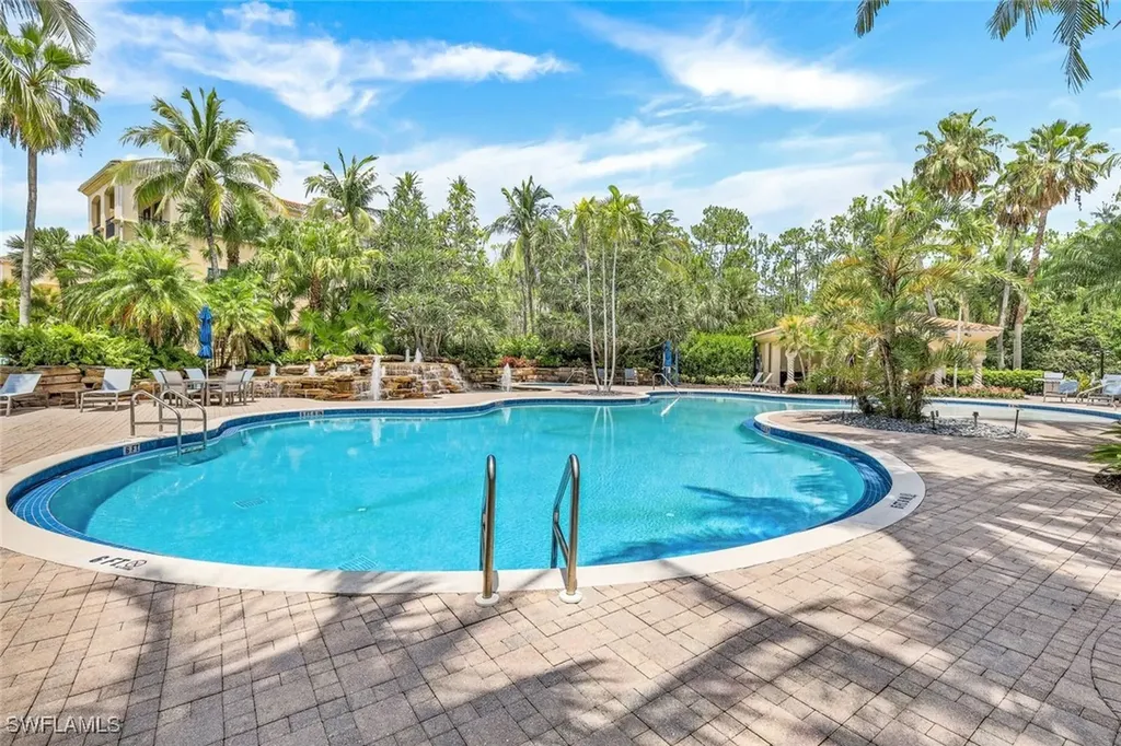 2826 Tiburon Boulevard E Naples FL 34109