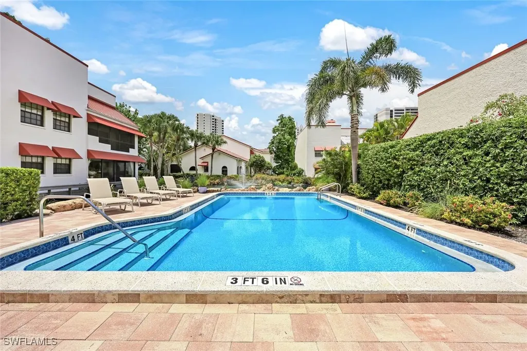 611 Serendipity Drive Naples FL 34108