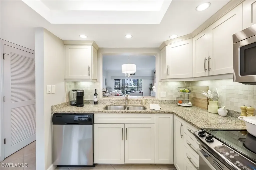 611 Serendipity Drive Naples FL 34108