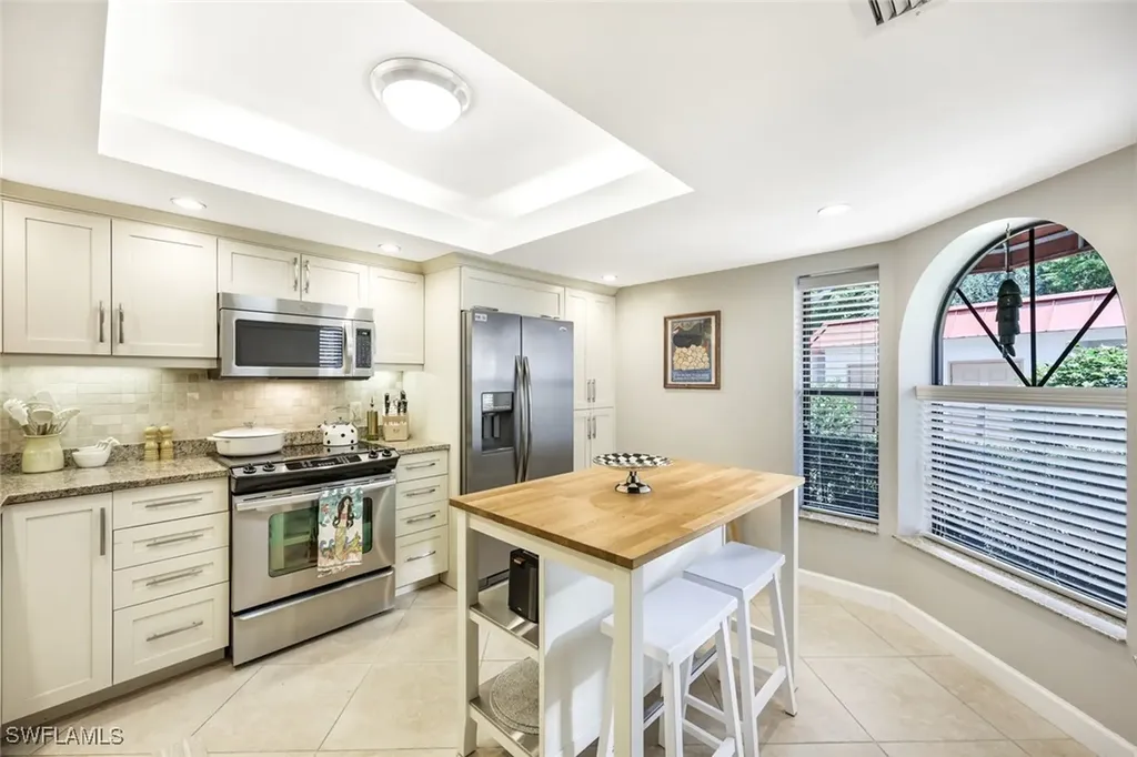611 Serendipity Drive Naples FL 34108