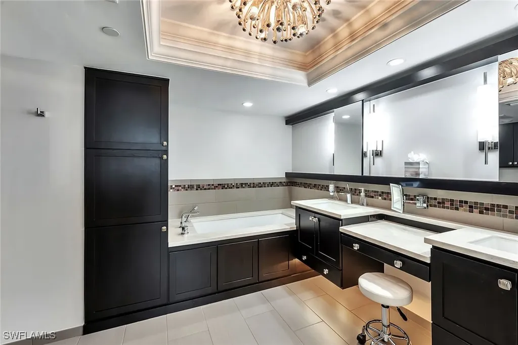 2400 Gulf Shore Boulevard N Naples FL 34103