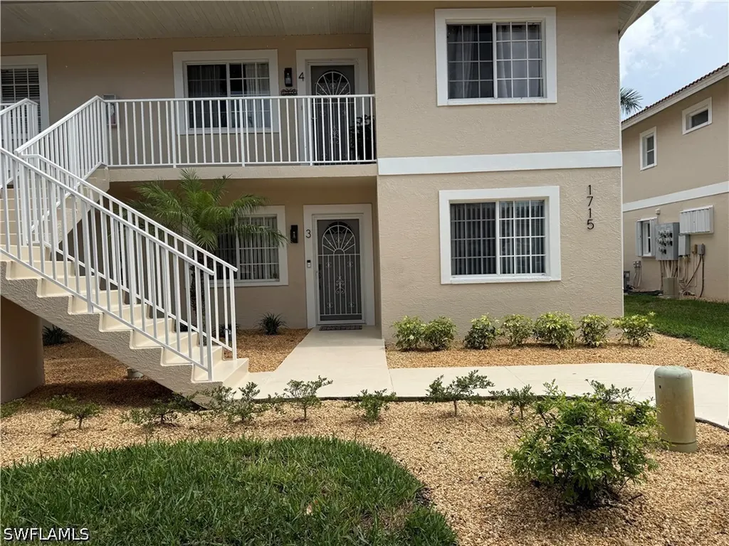 1715 Reuven Circle Naples FL 34112