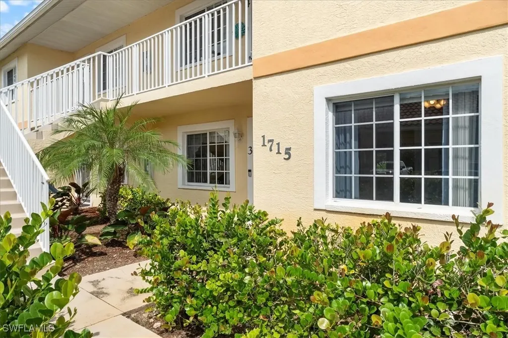 1715 Reuven Circle Naples FL 34112