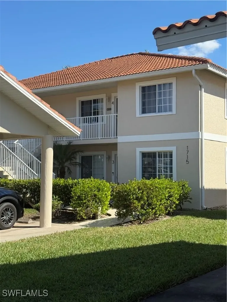 1715 Reuven Circle Naples FL 34112