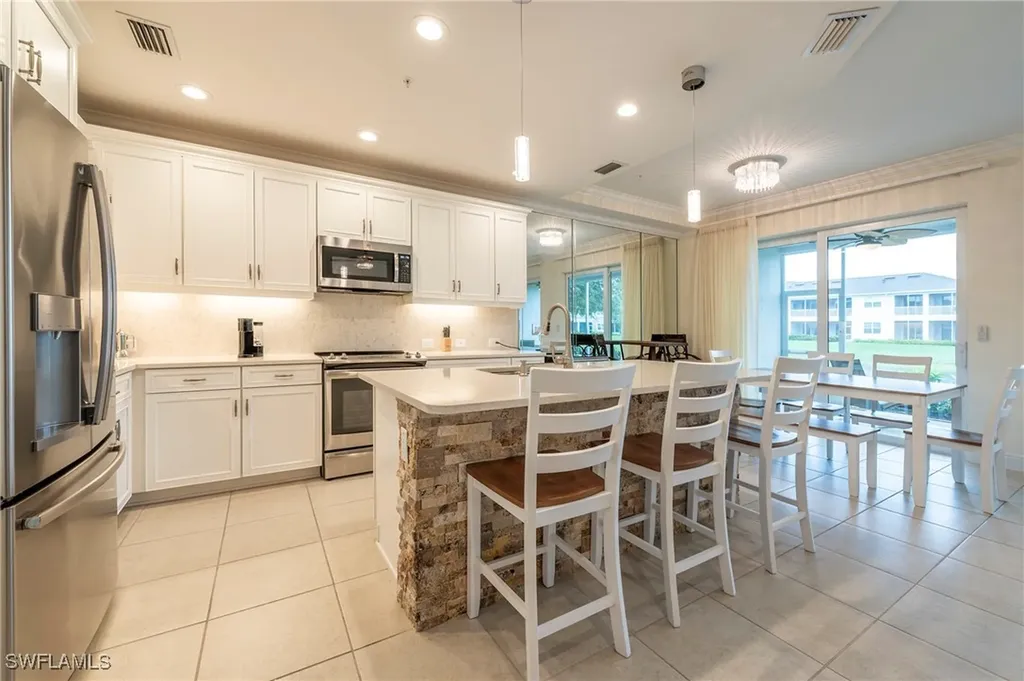 6954 Avalon Circle Naples FL 34112