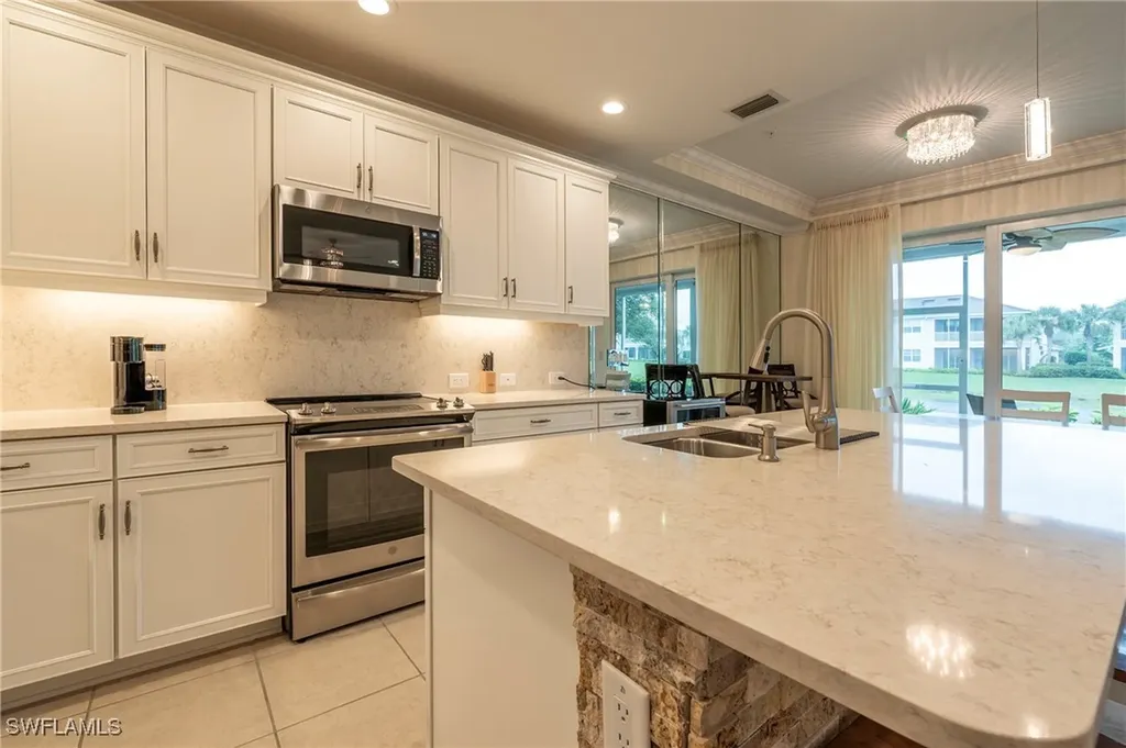 6954 Avalon Circle Naples FL 34112