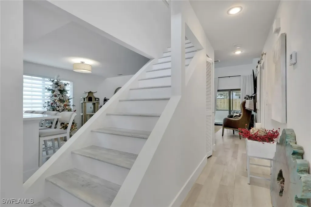 871 Meadowland Drive Naples FL 34108