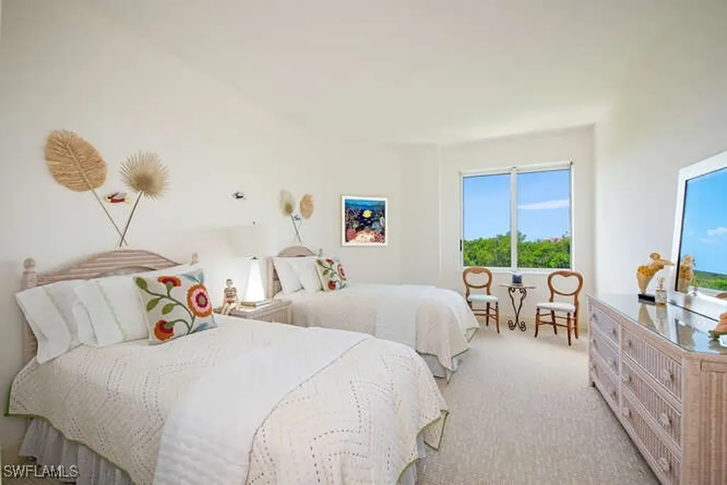 8990 Bay Colony Drive Naples FL 34108