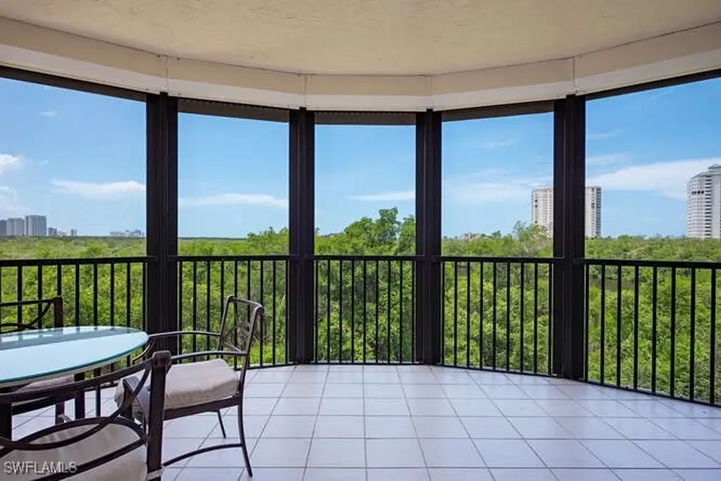 8990 Bay Colony Drive Naples FL 34108