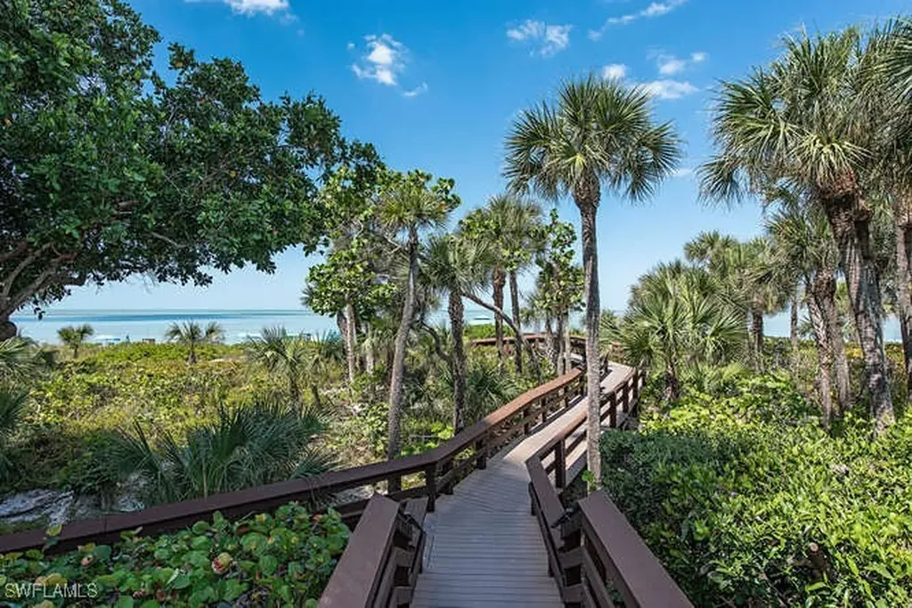 8990 Bay Colony Drive Naples FL 34108