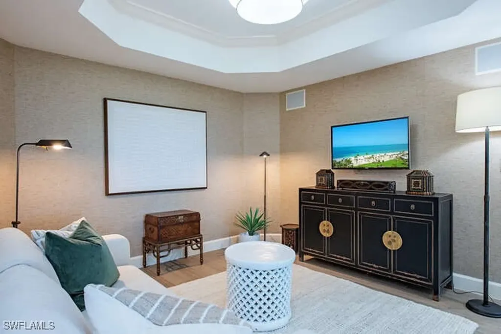 8990 Bay Colony Drive Naples FL 34108